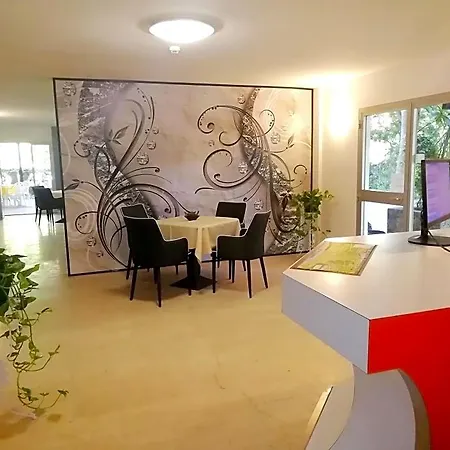 Rita Hotel